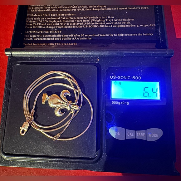 Sterling Silver Fleur-de-lis Pendant & Chain - Picture 15 of 16